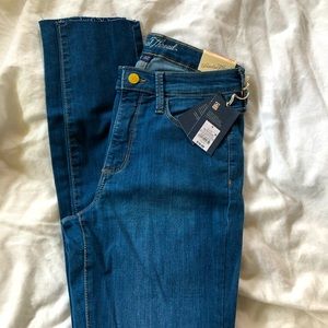 Women’s Universal Threads Jeans NEW